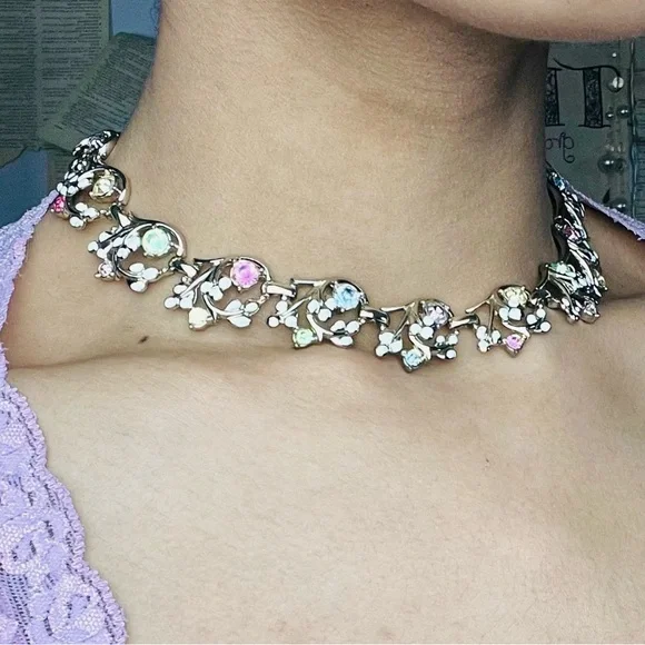 Fashion Jewelry Necklace - Picture 5 of 6